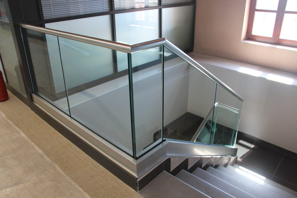 BEZMİ ALEM UNIVERSITY LABORATORY BUILDING Monde Yapı